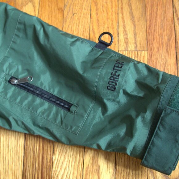 Vintage North Face Waterproof Goretex Mountain Rain Jacket (Women's Small) - Picture 10 of 12